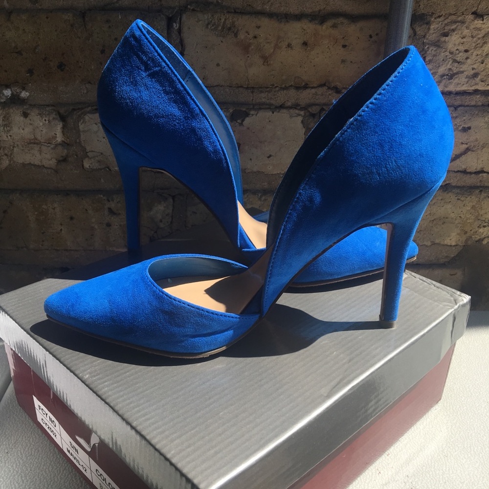 Breckell’s Blue heels size 8